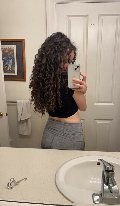 Curlykinkycutie