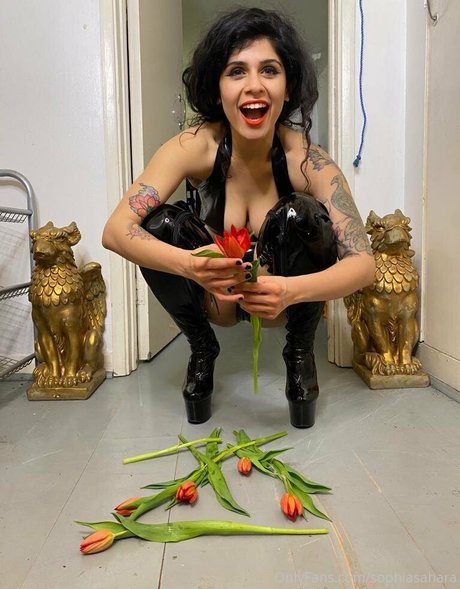 Mistresssophiasahara