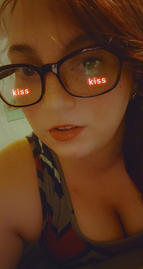 Sarahyournaughtygirl69