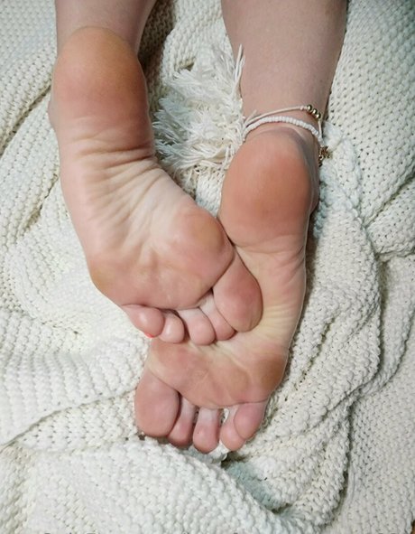 Barefootprincess1922