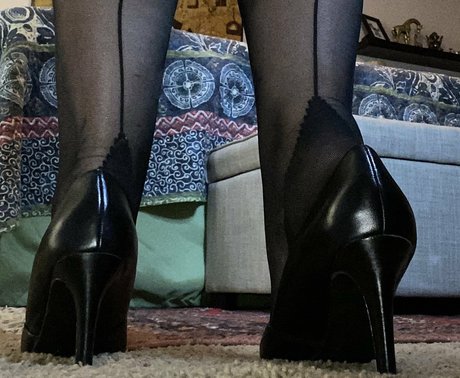 Youlovemyfeettrample