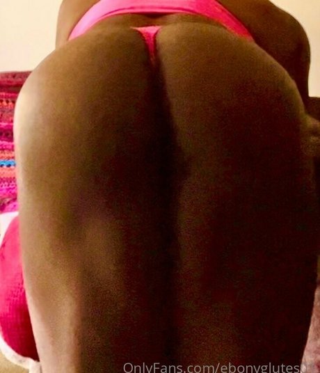 Ebonyglutes01