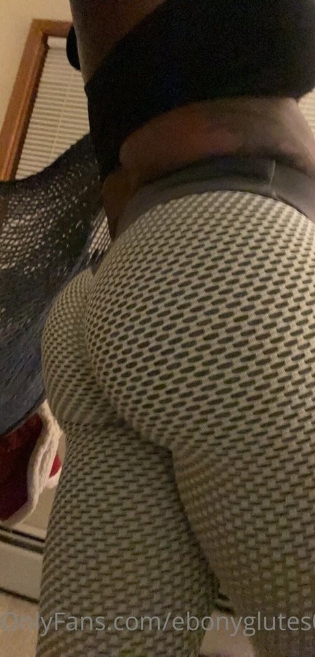 Ebonyglutes01
