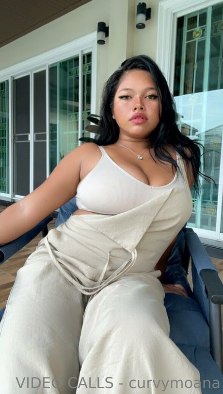 Curvymoanaaa