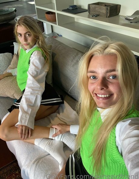 Blondestepsisters18yo