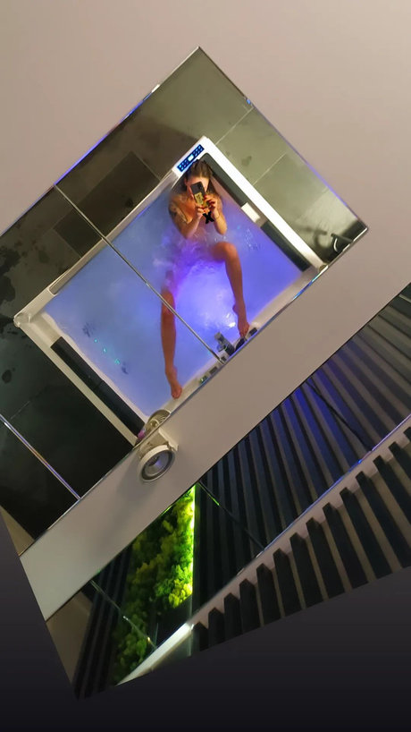 Sweeeti Carolovcutie