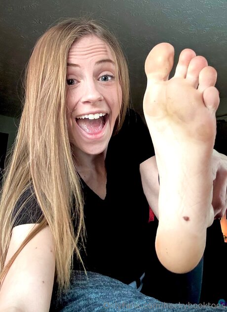 Beckybooktoes
