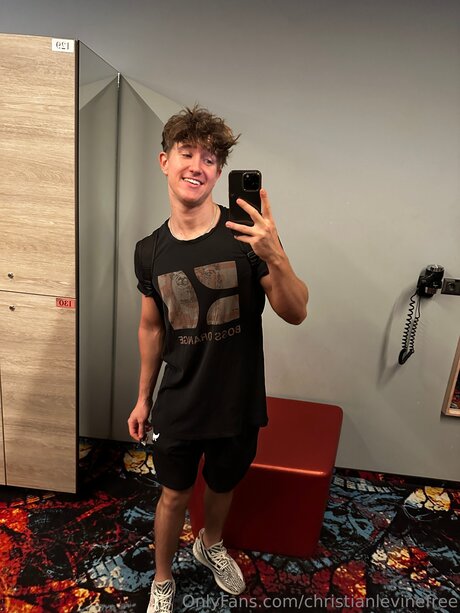 Christianlevine Straight
