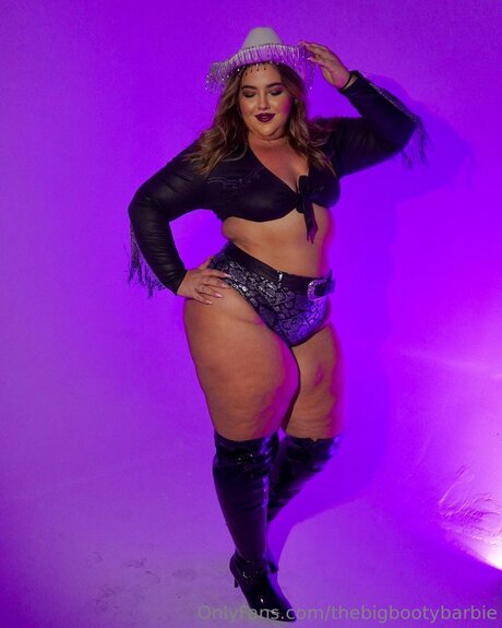 Thebigbootybarbie