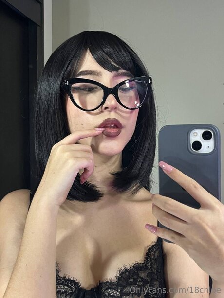 18chloe