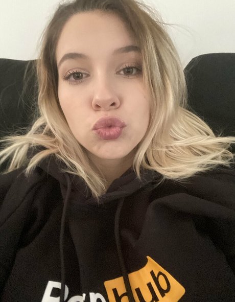 Samanthaflairofficial