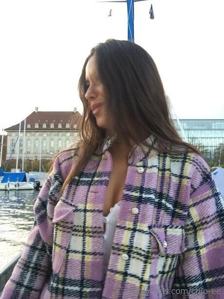 Chlo Ee