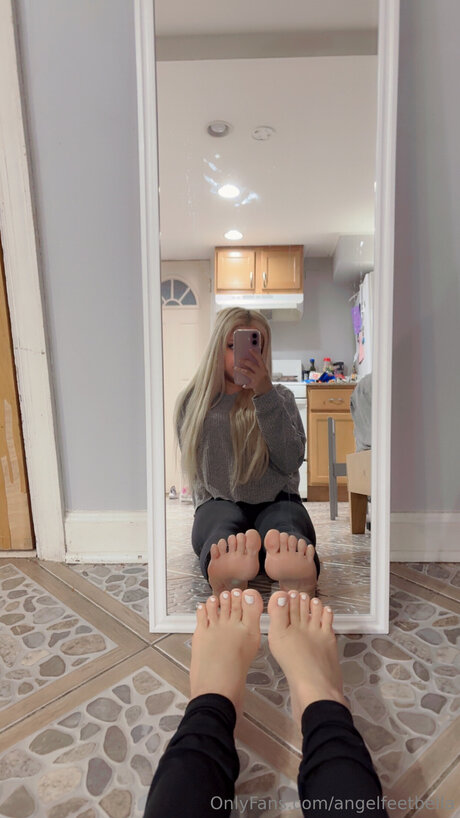 Angelfeetbella
