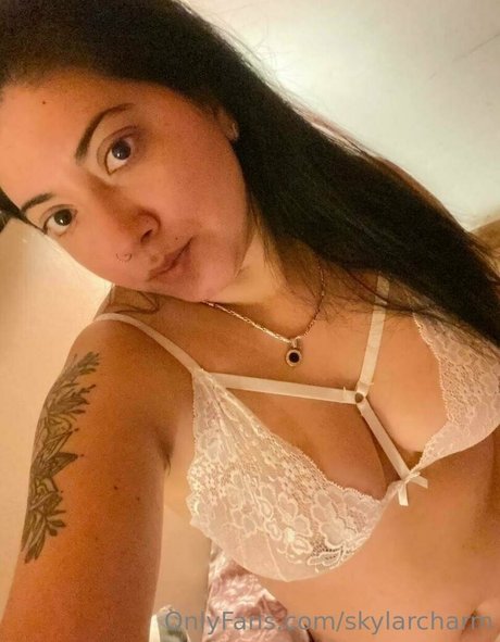 Skylarcharm