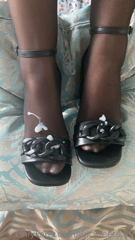 Juicyfeets 69