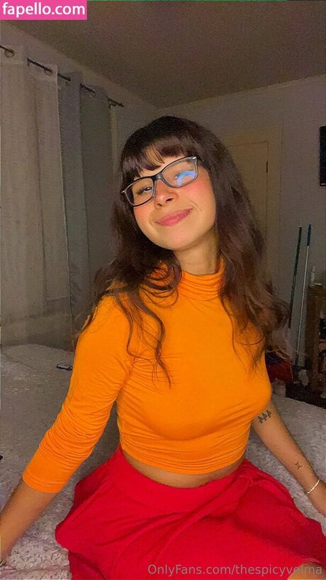 Velma  Daphne Cosplay