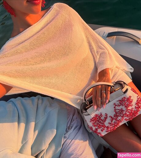 Alexandra Saint Mleux