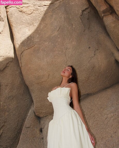 Alexandra Saint Mleux