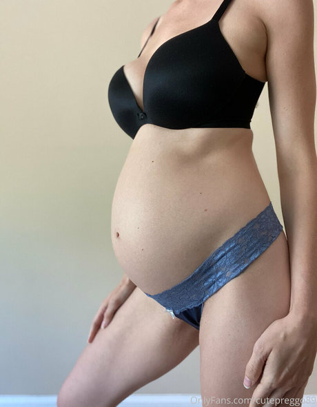 Cutepreggo89