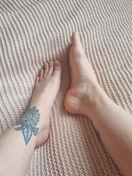 Feet Pixie
