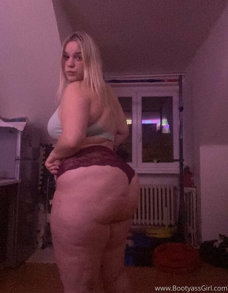 Bootyassgirl