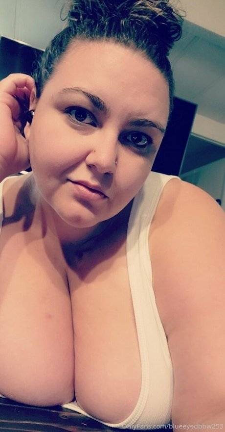 Blueeyedbbw253  nude leaked OnlyFans photo