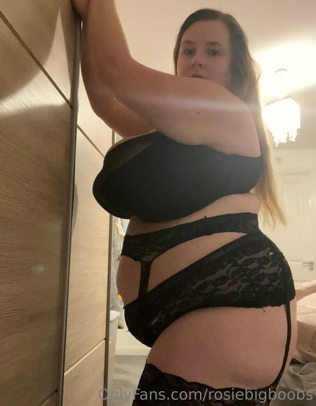 Rosiebigboobs