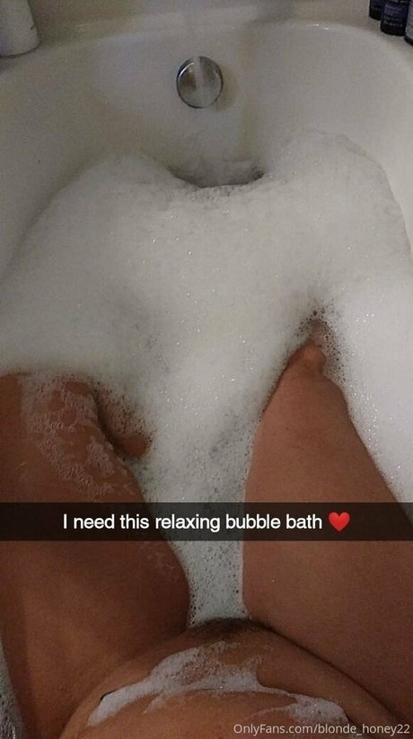 Blondehoney22