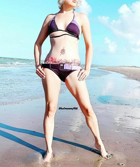 Hotmommy956