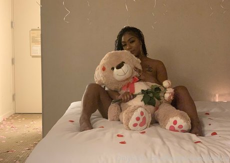 Therealchanellealicia