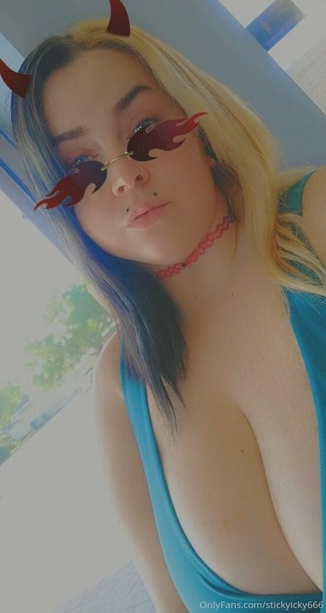 Stickyicky666