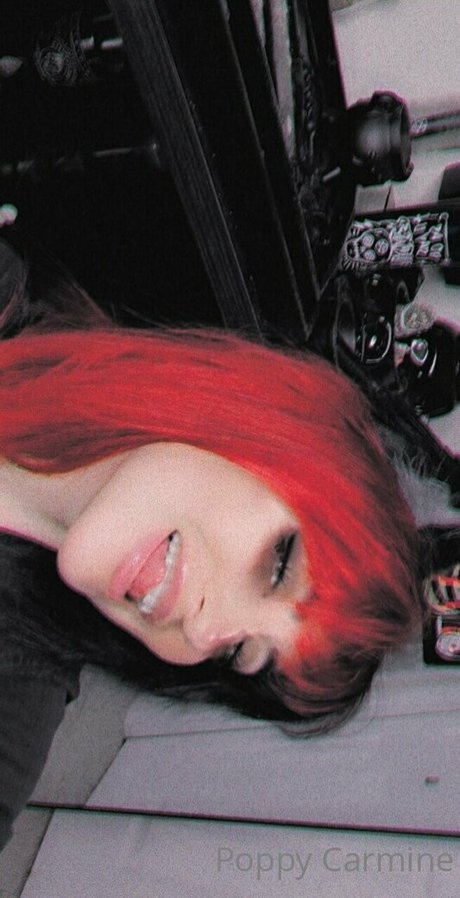 Poppycarminexxx