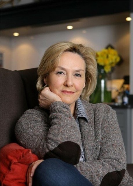 Amanda Burton