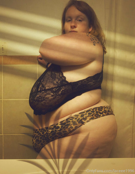Laceee1996