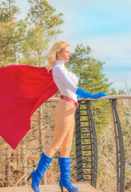 Az Power Girl