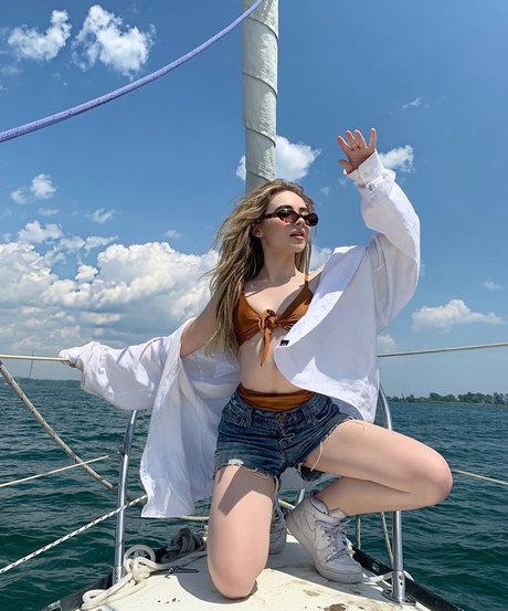Sabrina Carpenter