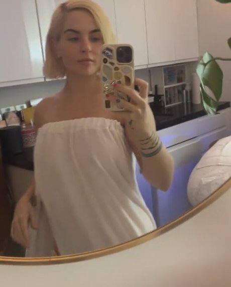 Joanna Jojo Levesque