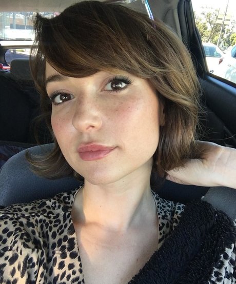 Milana Vayntrub