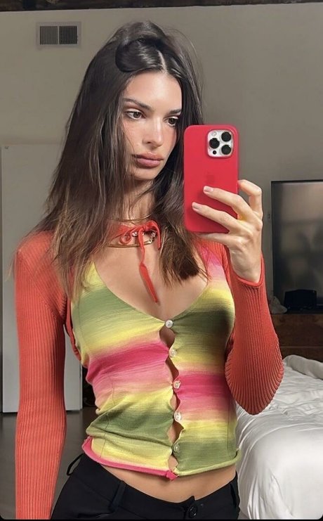 Emily Ratajkowski