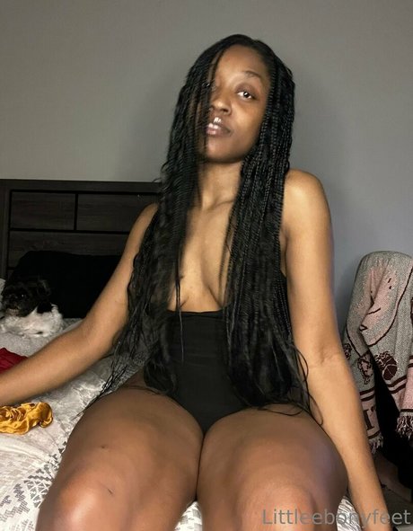 Littleebonyfeet