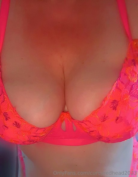 Curvyredhead2023