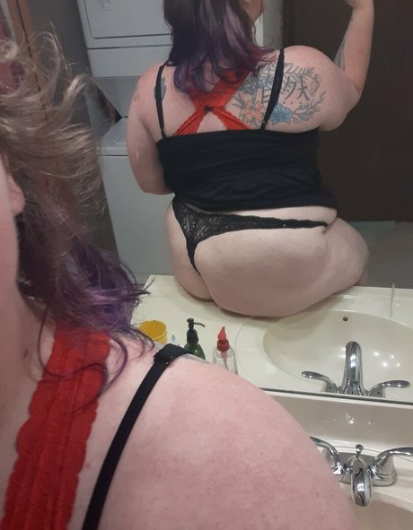 Ladykeepsherlegsopen