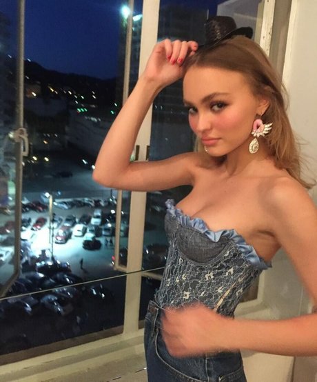 Lilyrose Depp