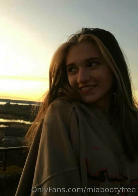 Miabootyfree