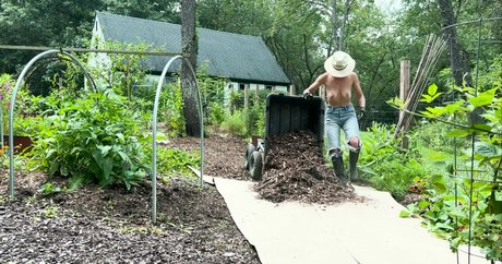 The Naked Gardener