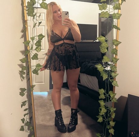 Shazza Mckenzie