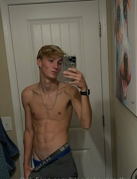 Blondeboybradfree