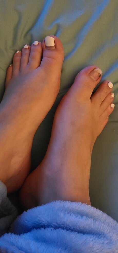Smelliefeetsweetie