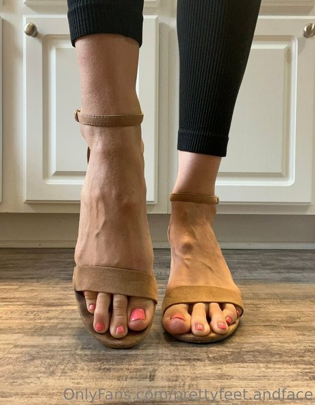 Prettyfeetandface