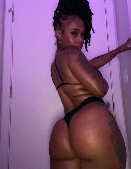 Therealbombshellmint